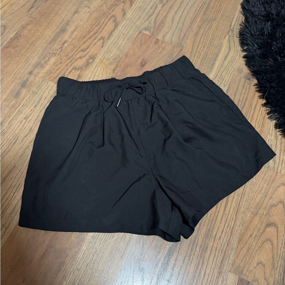 HALARA Black High Waist Women's Shorts